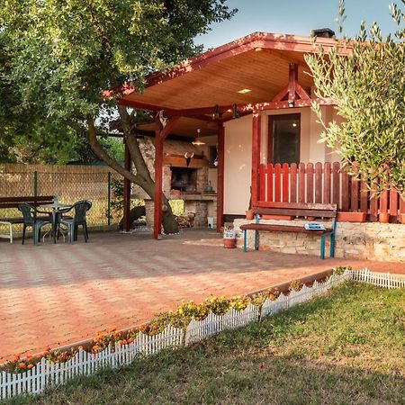 Funny House Villa Pula Luaran gambar