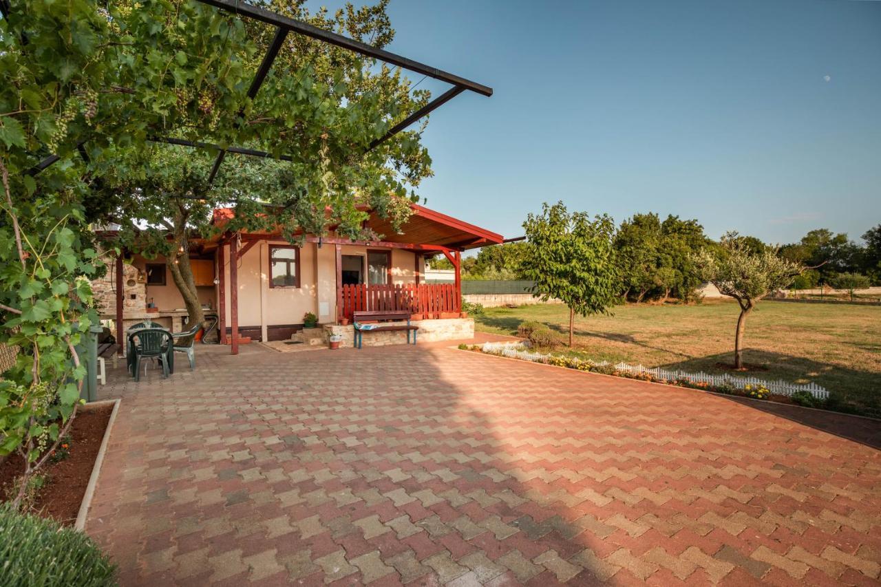 Funny House Villa Pula Luaran gambar